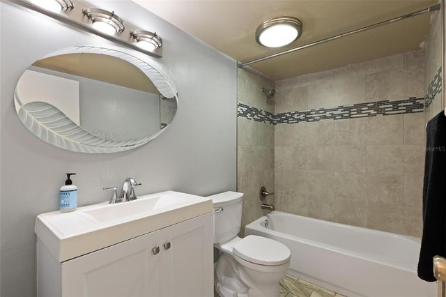498 LAKEWOOD DRIVE, Brandon, FL 33510