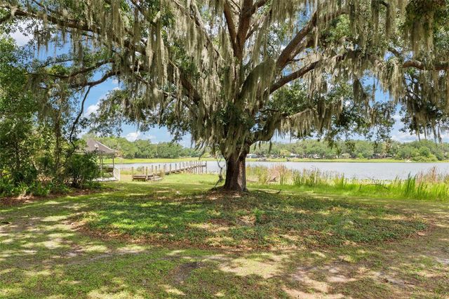 498 LAKEWOOD DRIVE, Brandon, FL 33510