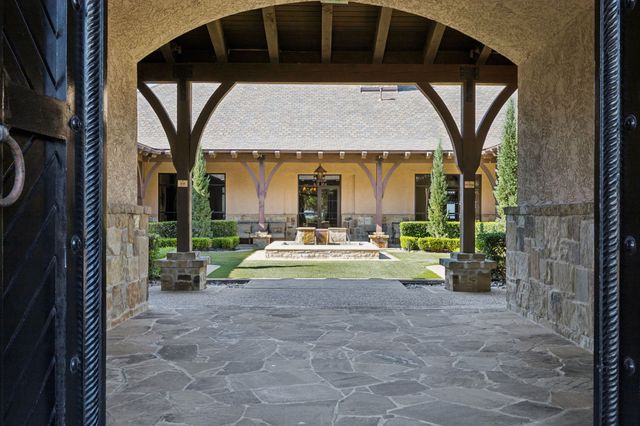 11001 Southerland Drive, Denton, TX 76207