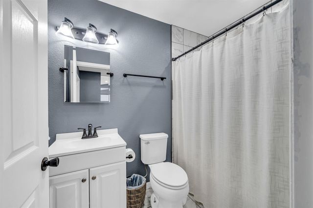 1920 N Wood Dr, Wichita, KS 67212