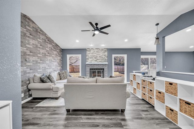 1920 N Wood Dr, Wichita, KS 67212