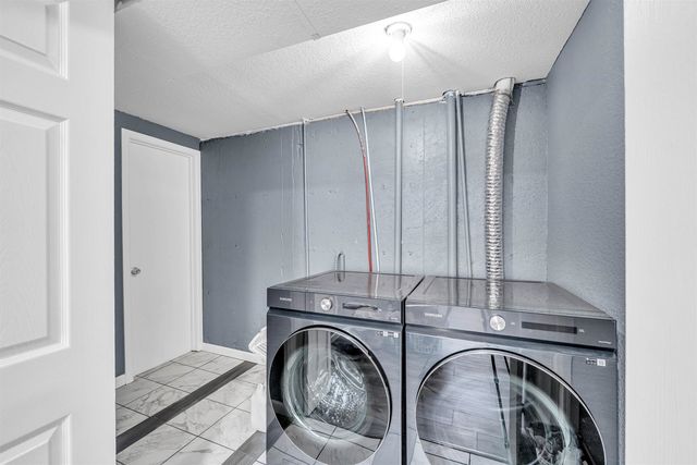 1920 N Wood Dr, Wichita, KS 67212