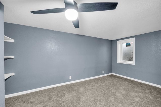 1920 N Wood Dr, Wichita, KS 67212