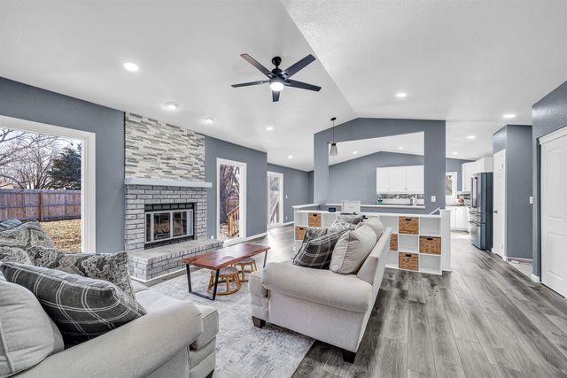 1920 N Wood Dr, Wichita, KS 67212