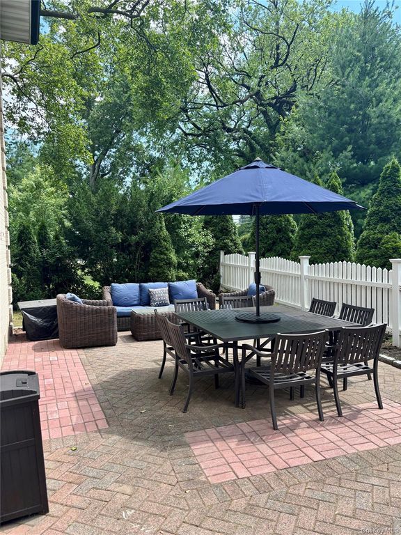 1183 California Road B-1, Eastchester, NY 10709
