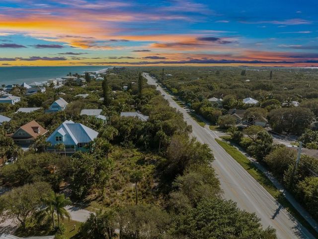 1891 E Cayman Road, Vero Beach, FL 32963