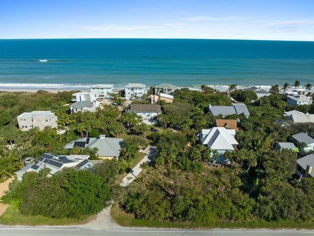 1891 E Cayman Road, Vero Beach, FL 32963