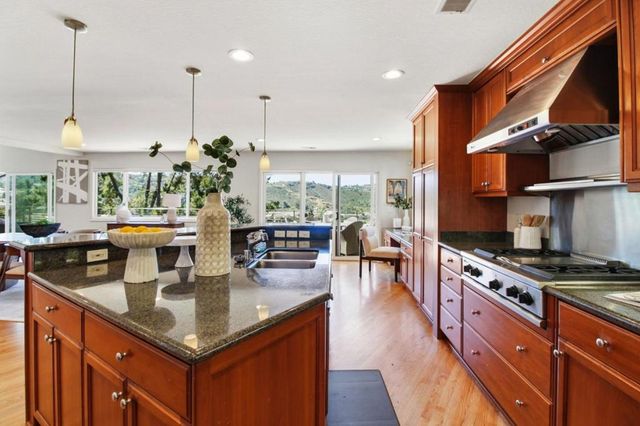 176 Exbourne Avenue, San Carlos, CA 94070