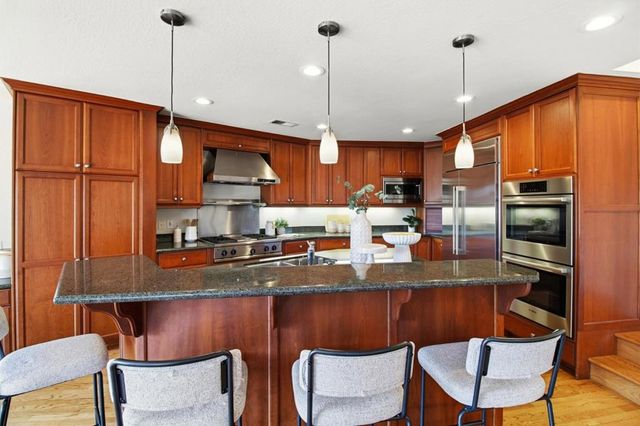 176 Exbourne Avenue, San Carlos, CA 94070