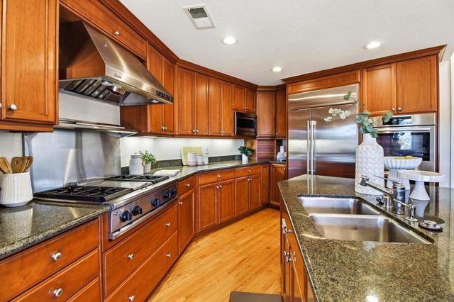 176 Exbourne Avenue, San Carlos, CA 94070