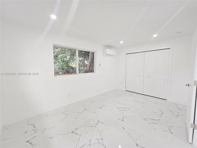 2530 NW 111th St, Miami, FL 33167