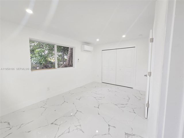 2530 NW 111th St, Miami, FL 33167