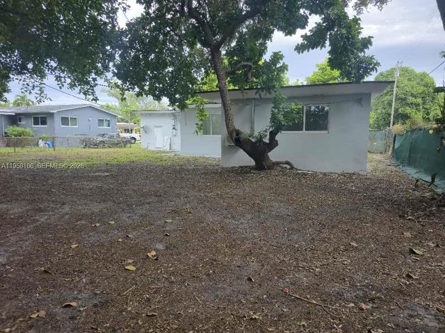 2530 NW 111th St, Miami, FL 33167