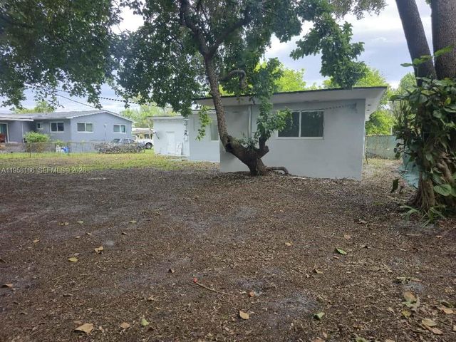 2530 NW 111th St, Miami, FL 33167