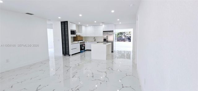 2530 NW 111th St, Miami, FL 33167