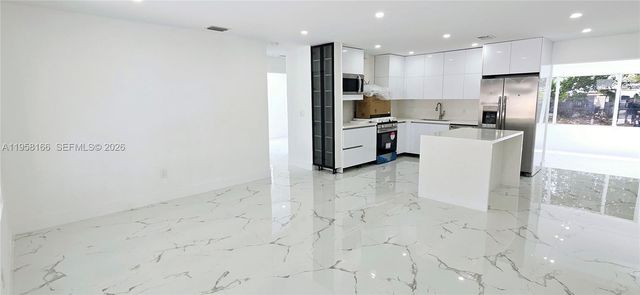 2530 NW 111th St, Miami, FL 33167