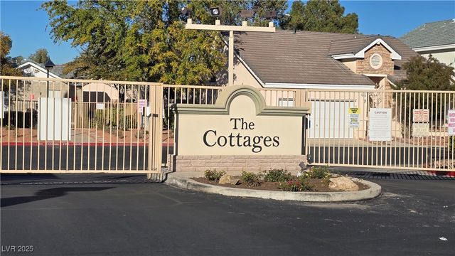 6675 Whistling Swan Way, Las Vegas, NV 89118