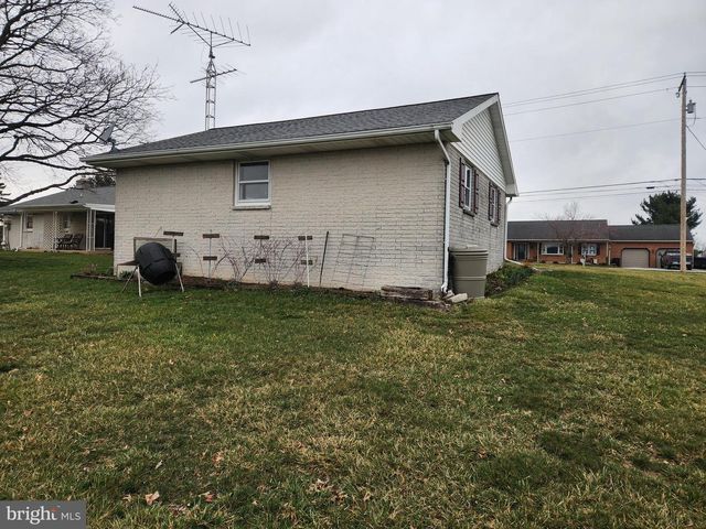 1847 HOSSLER RD, Manheim, PA 17545