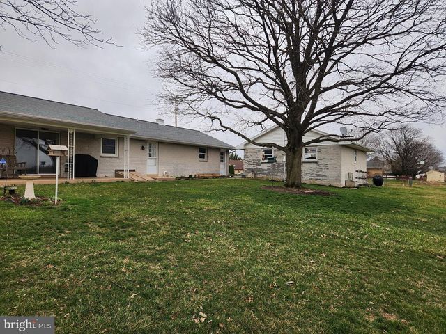 1847 HOSSLER RD, Manheim, PA 17545