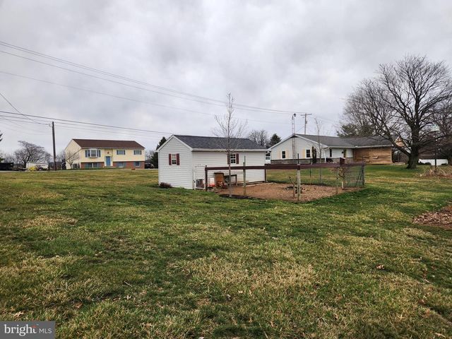 1847 HOSSLER RD, Manheim, PA 17545