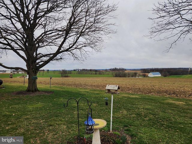 1847 HOSSLER RD, Manheim, PA 17545