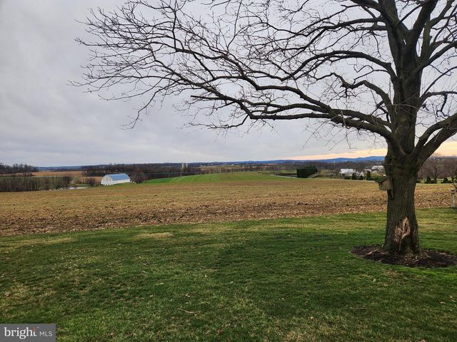 1847 HOSSLER RD, Manheim, PA 17545