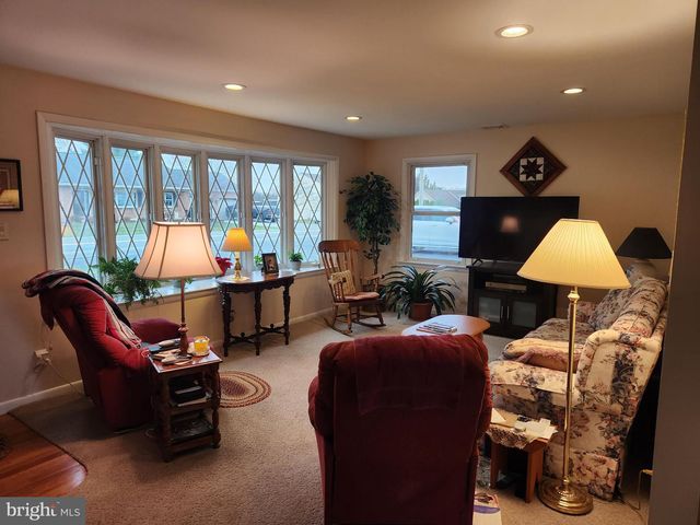 1847 HOSSLER RD, Manheim, PA 17545