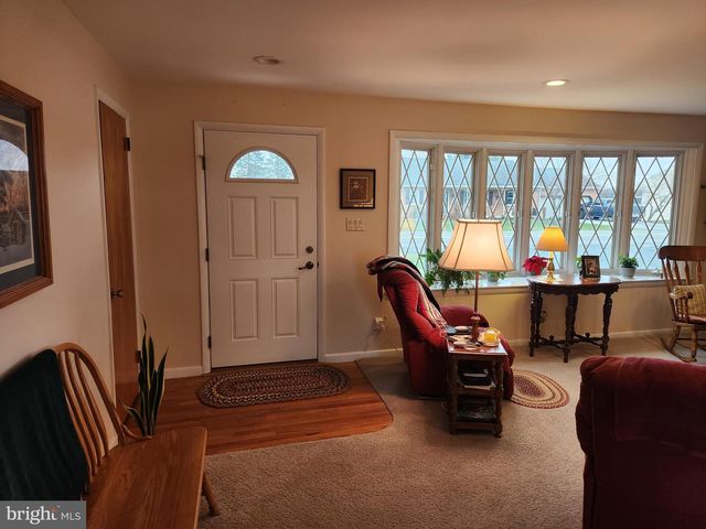 1847 HOSSLER RD, Manheim, PA 17545