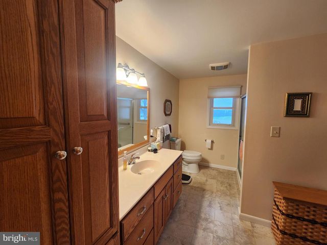 1847 HOSSLER RD, Manheim, PA 17545