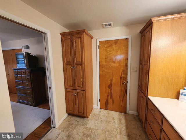 1847 HOSSLER RD, Manheim, PA 17545