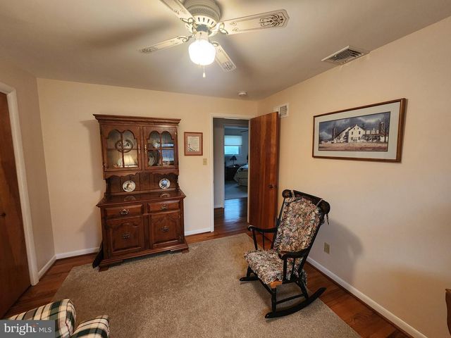 1847 HOSSLER RD, Manheim, PA 17545