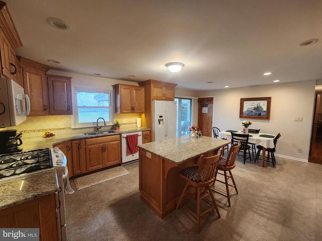 1847 HOSSLER RD, Manheim, PA 17545