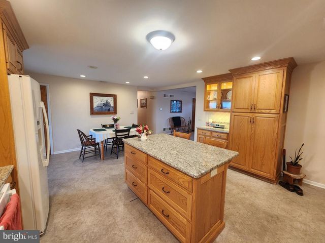 1847 HOSSLER RD, Manheim, PA 17545