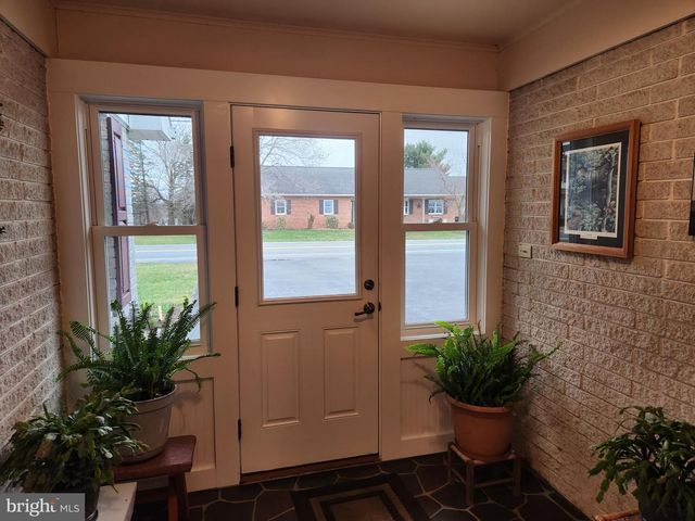 1847 HOSSLER RD, Manheim, PA 17545