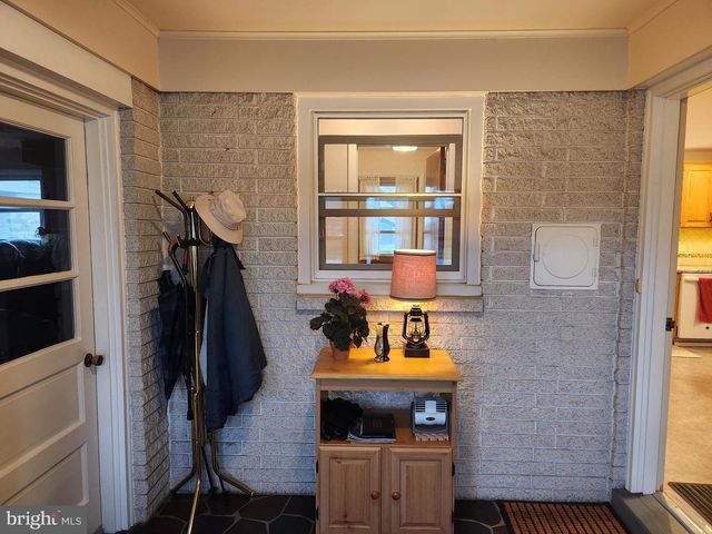 1847 HOSSLER RD, Manheim, PA 17545