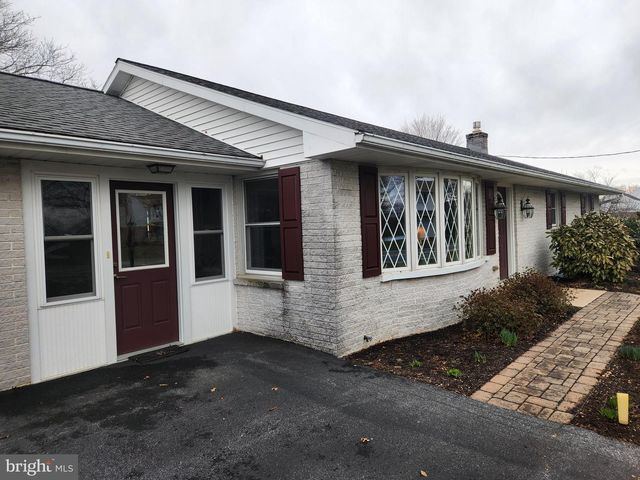 1847 HOSSLER RD, Manheim, PA 17545