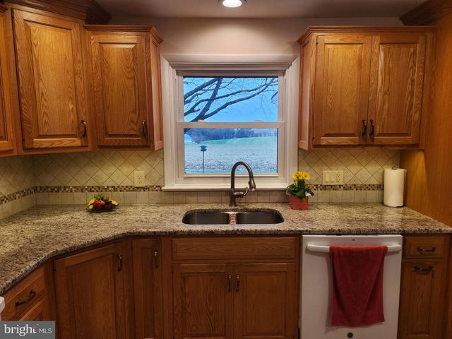 1847 HOSSLER RD, Manheim, PA 17545