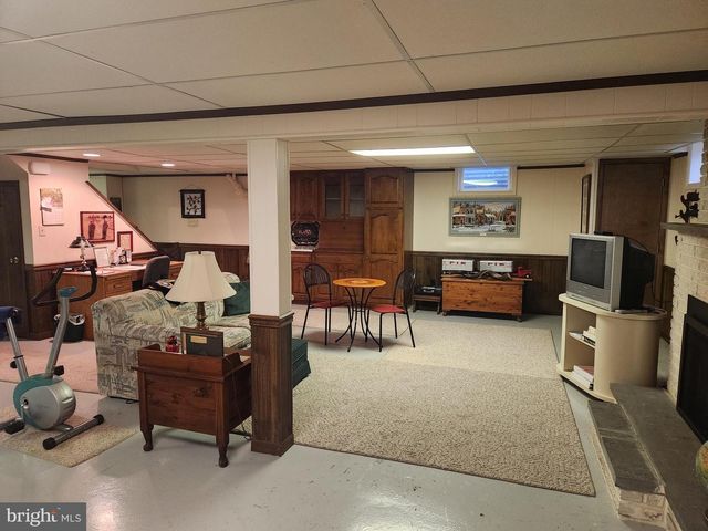 1847 HOSSLER RD, Manheim, PA 17545