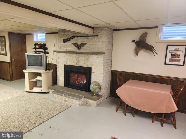 1847 HOSSLER RD, Manheim, PA 17545