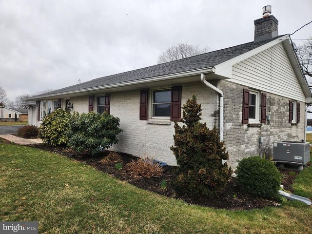 1847 HOSSLER RD, Manheim, PA 17545