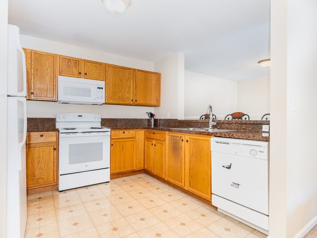 146 Bertram Drive G, Yorkville, IL 60560