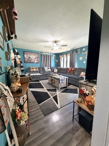 1915 Glen Avenue, Beloit, WI 53511