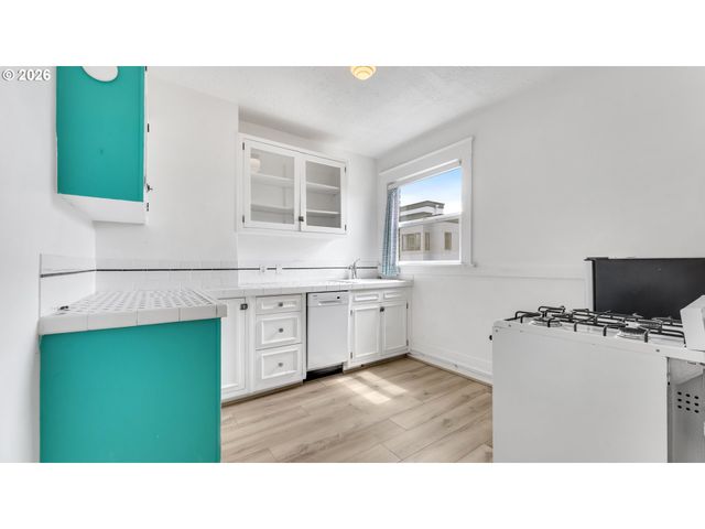 1631 Nw EVERETT St 404, Portland, OR 97209