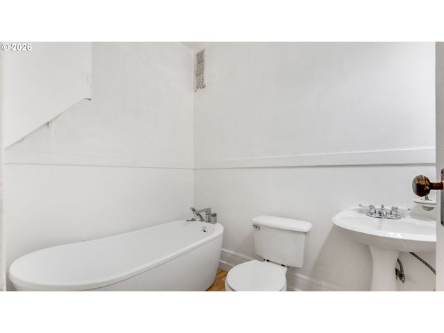 1631 Nw EVERETT St 404, Portland, OR 97209