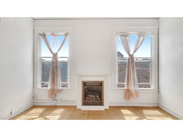 1631 Nw EVERETT St 404, Portland, OR 97209