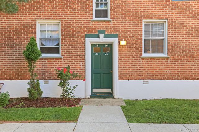 182 Pinewood Road 25, Hartsdale, NY 10530
