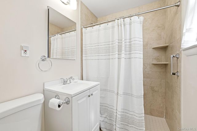 182 Pinewood Road 25, Hartsdale, NY 10530