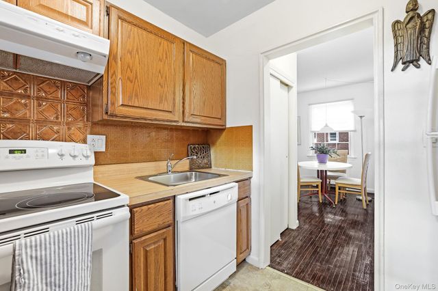 182 Pinewood Road 25, Hartsdale, NY 10530