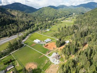 321 N Frontage Road, Wolf Creek, OR 97497