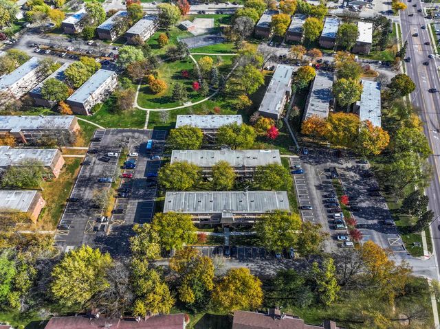 2504 Algonquin Road 17, Rolling Meadows, IL 60008